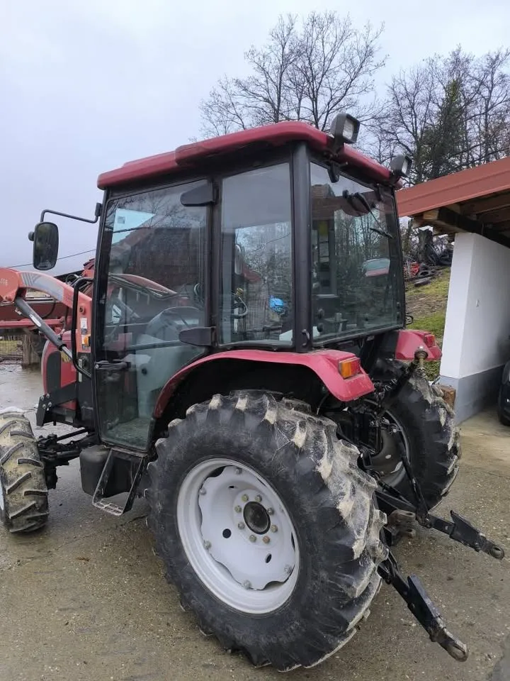 Traktor 750 sa vilama