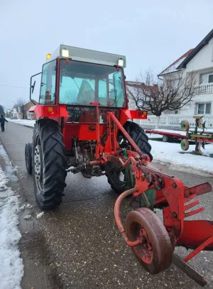 Traktor IMT 565 - slika 3